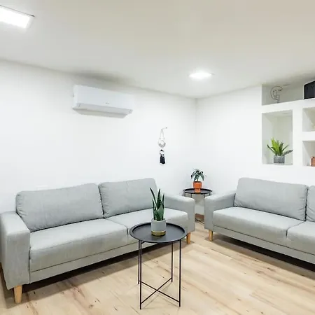 Apartment Cityscape Budget Doubledecker A