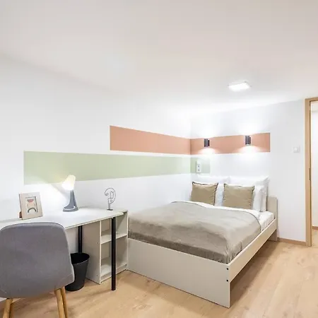 Cityscape Budget Doubledecker A Apartment Budapest